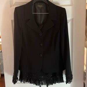 TAHARI LUXE Feminine Black Skirt Suit